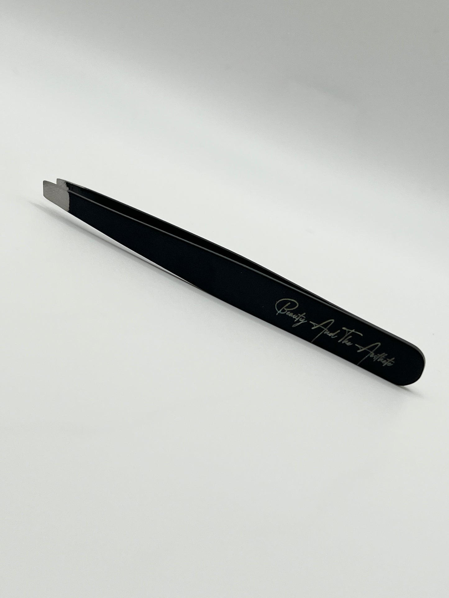 Brow tweezers